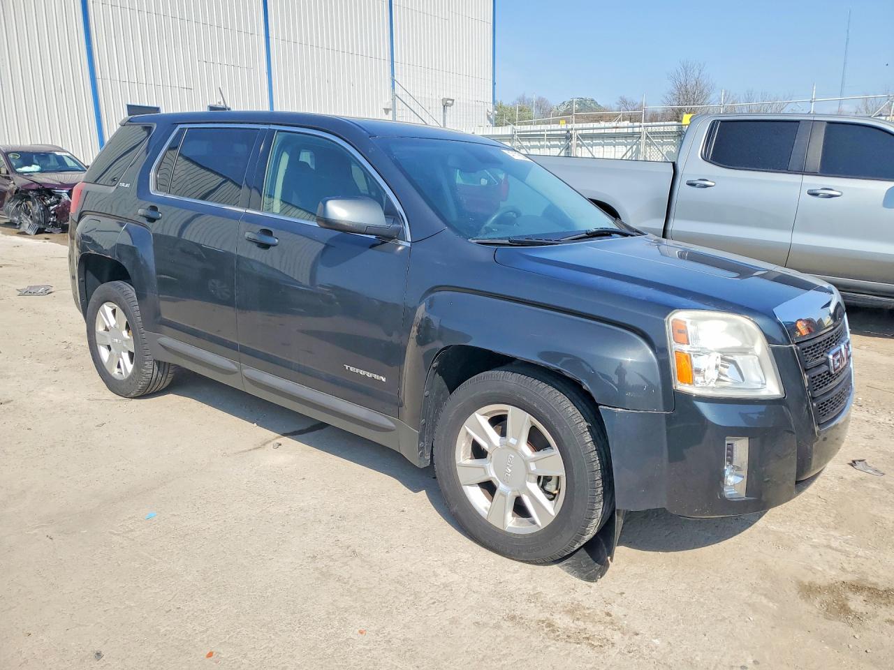 2013 GMC TERRAIN SLE photo 4