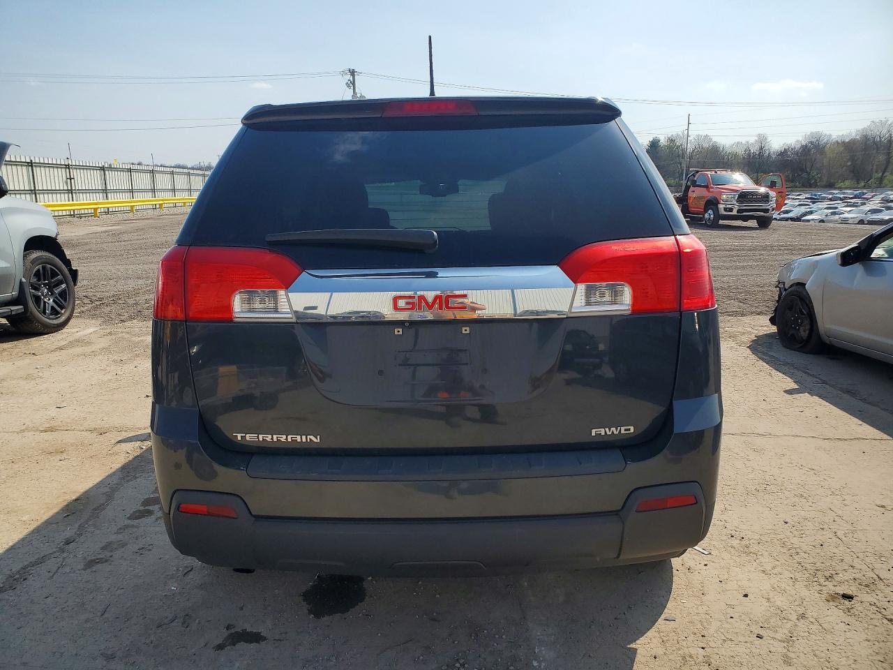 2013 GMC TERRAIN SLE photo 6