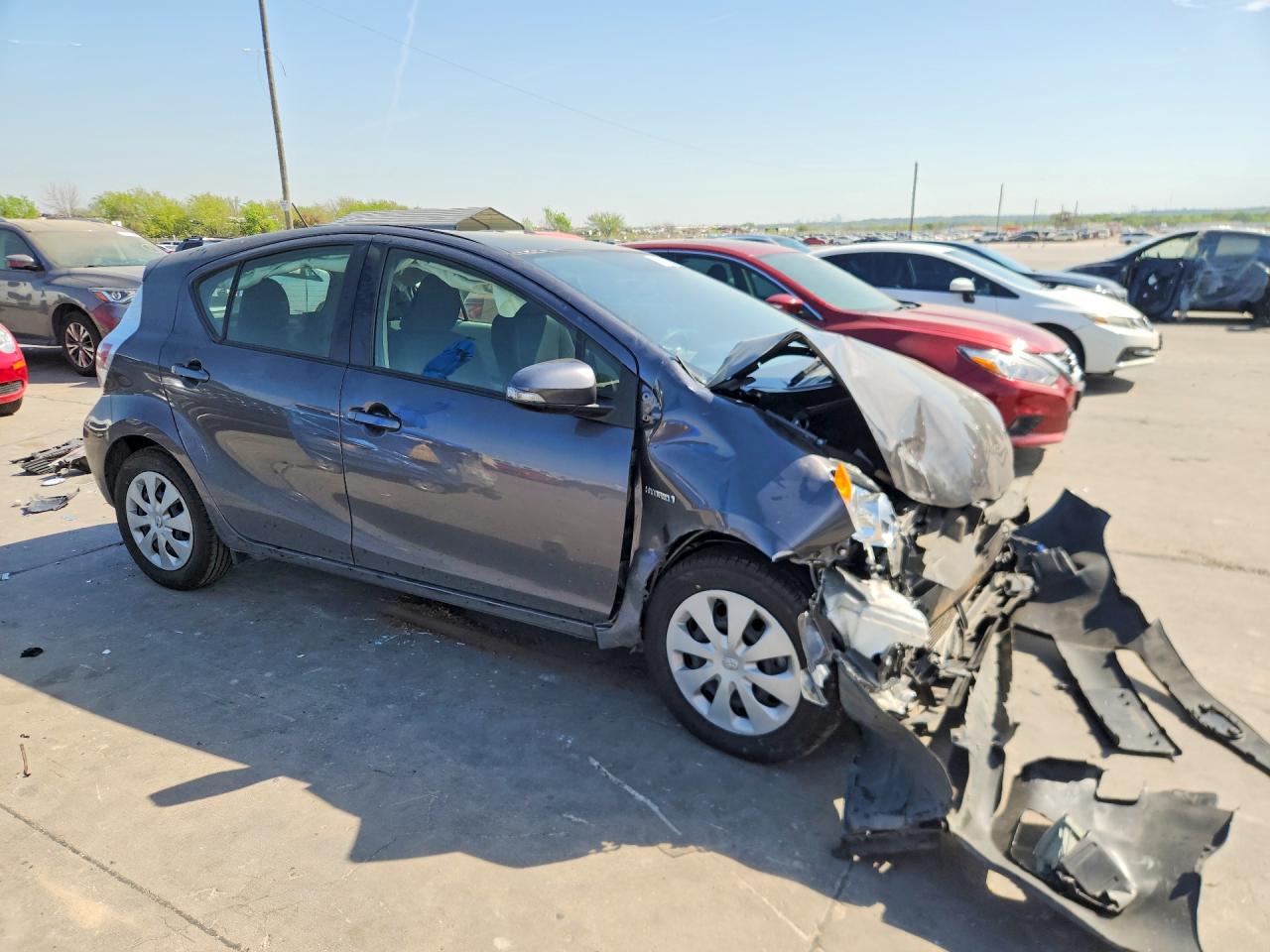 2013 TOYOTA PRIUS C TWO photo 10