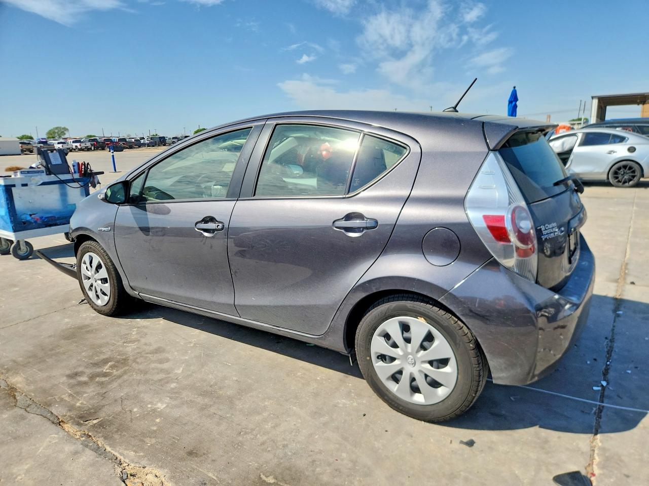 2013 TOYOTA PRIUS C TWO photo 4