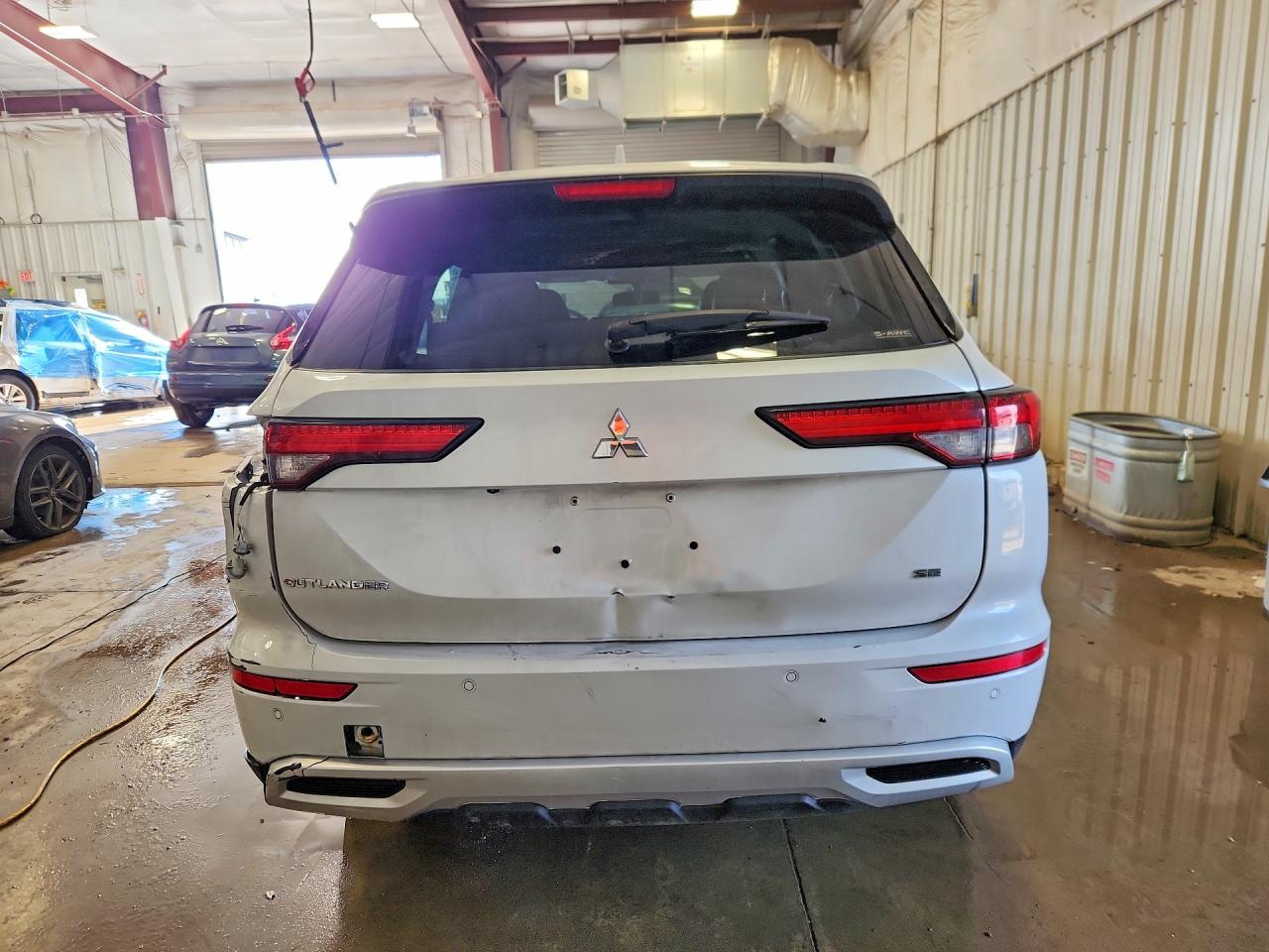 2024 MITSUBISHI OUTLANDER SE photo 6