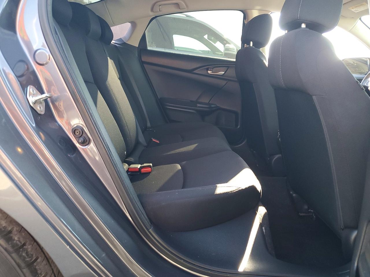 2017 HONDA CIVIC LX photo 19