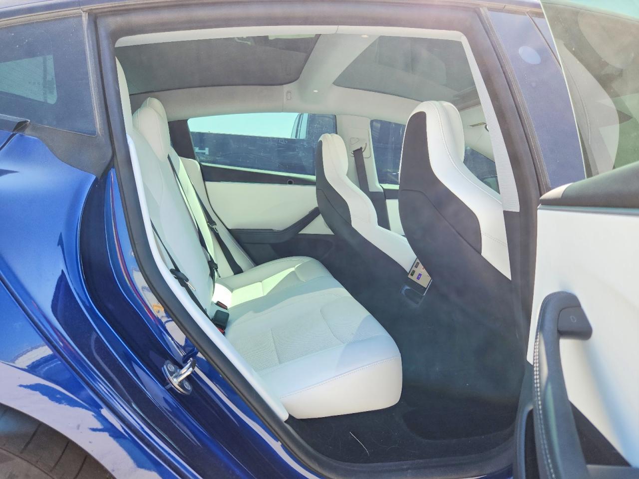 2024 TESLA MODEL 3 photo 28