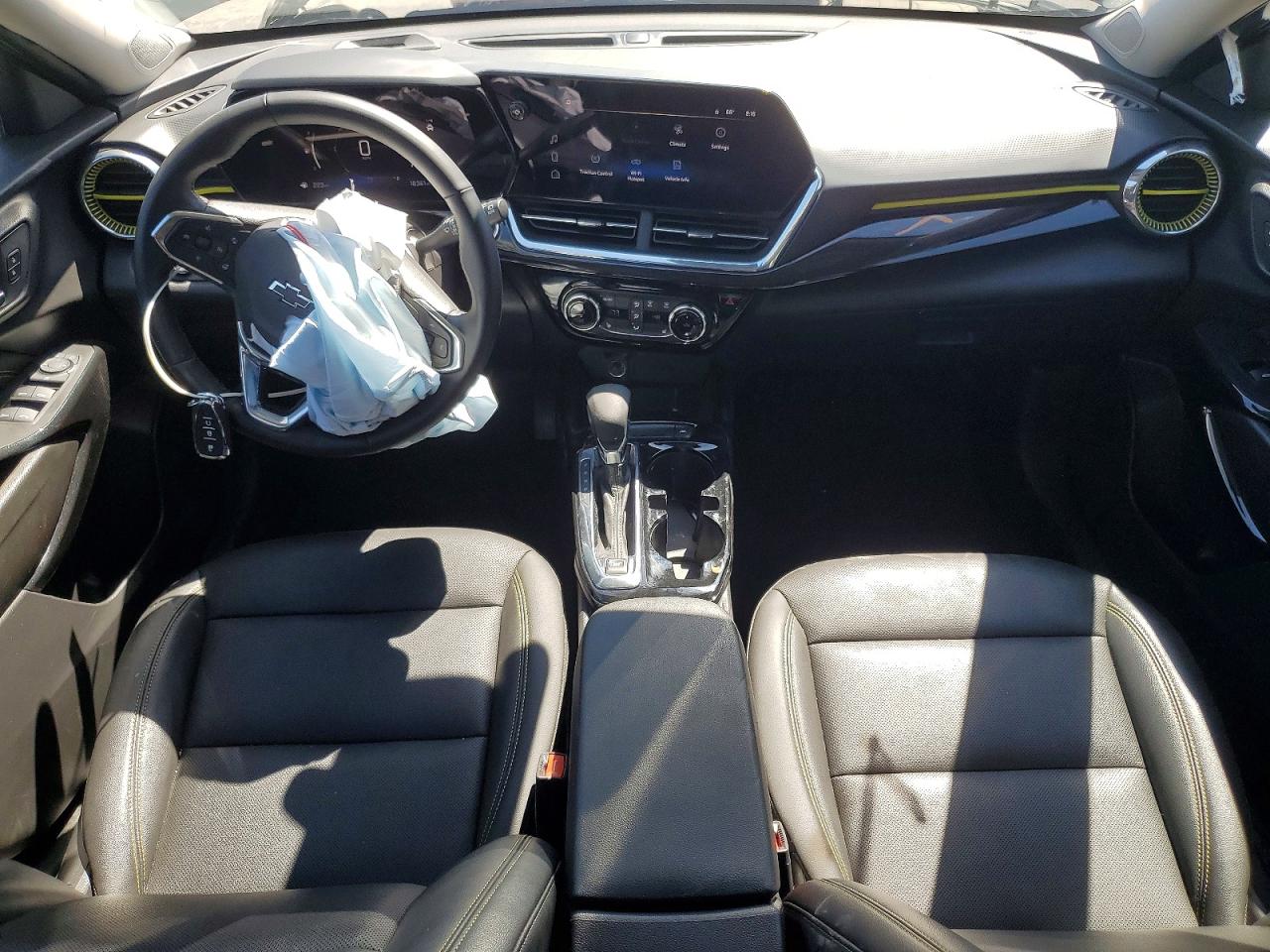 2025 CHEVROLET TRAX ACTIV photo 15