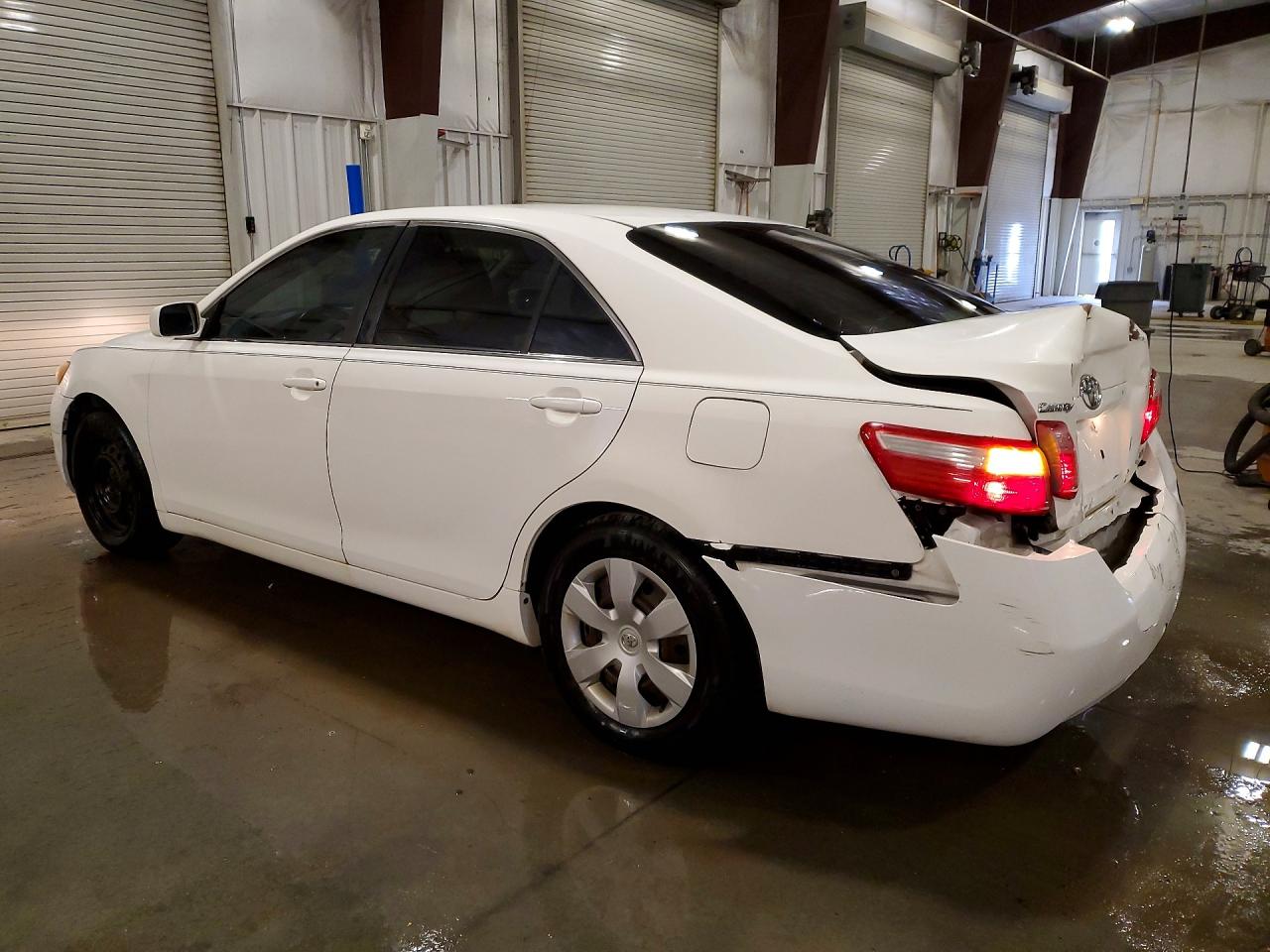 2007 TOYOTA CAMRY LE photo 2