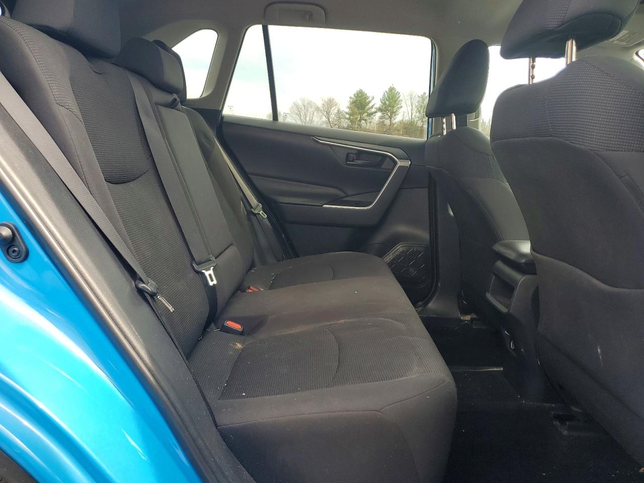 2019 TOYOTA RAV4 LE photo 21