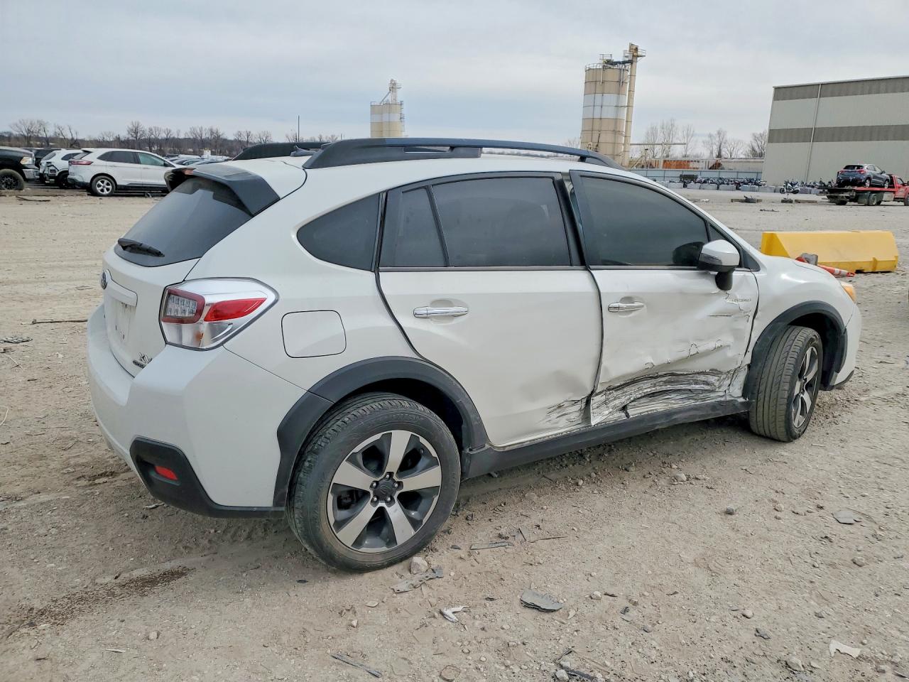 2015 SUBARU XV CROSSTREK 2.0I HYBRID TOURING photo 3