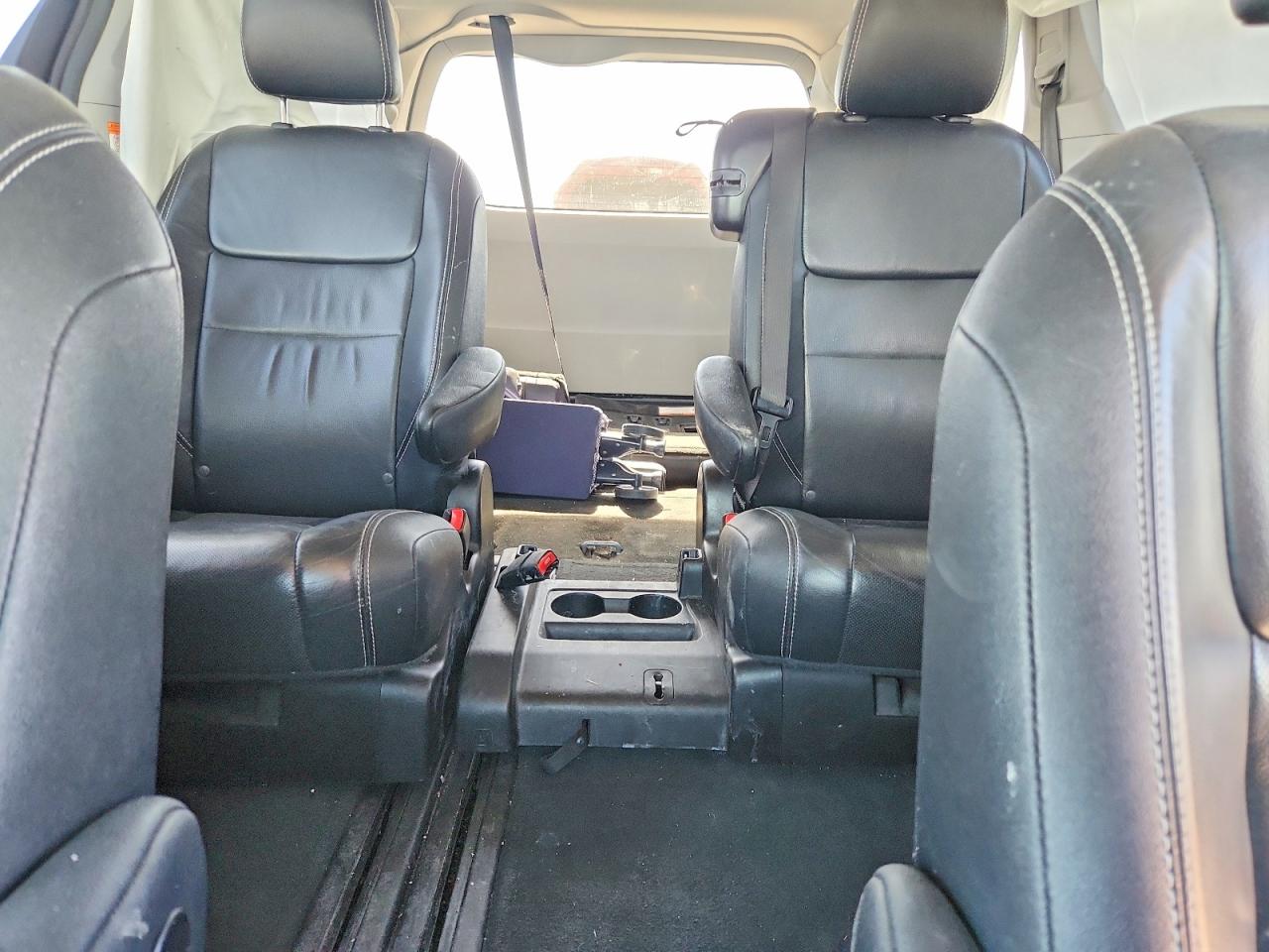 2017 TOYOTA SIENNA SE PREMIUM 8-PASSENGER photo 28