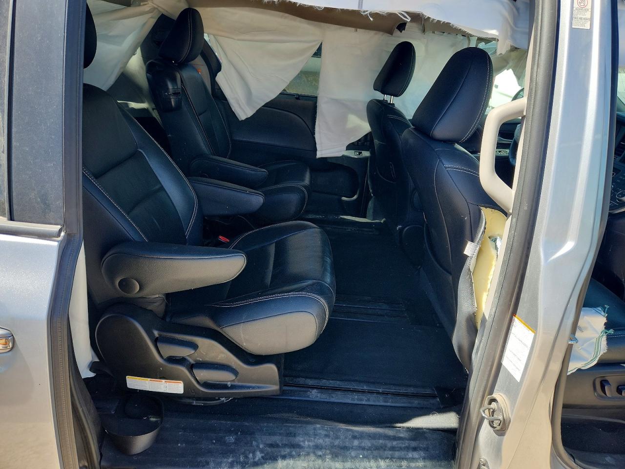 2017 TOYOTA SIENNA SE PREMIUM 8-PASSENGER photo 31