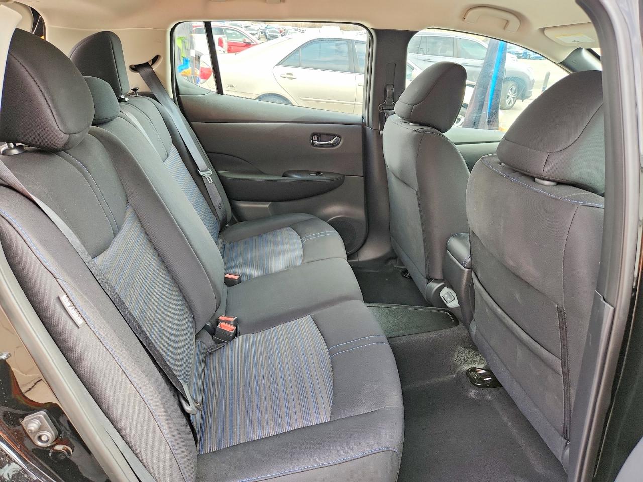 2025 NISSAN LEAF S photo 19