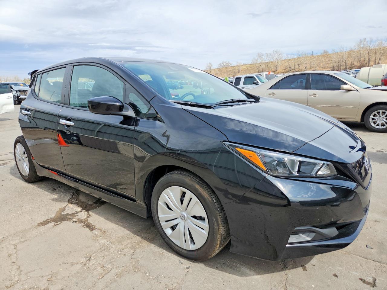 2025 NISSAN LEAF S photo 7