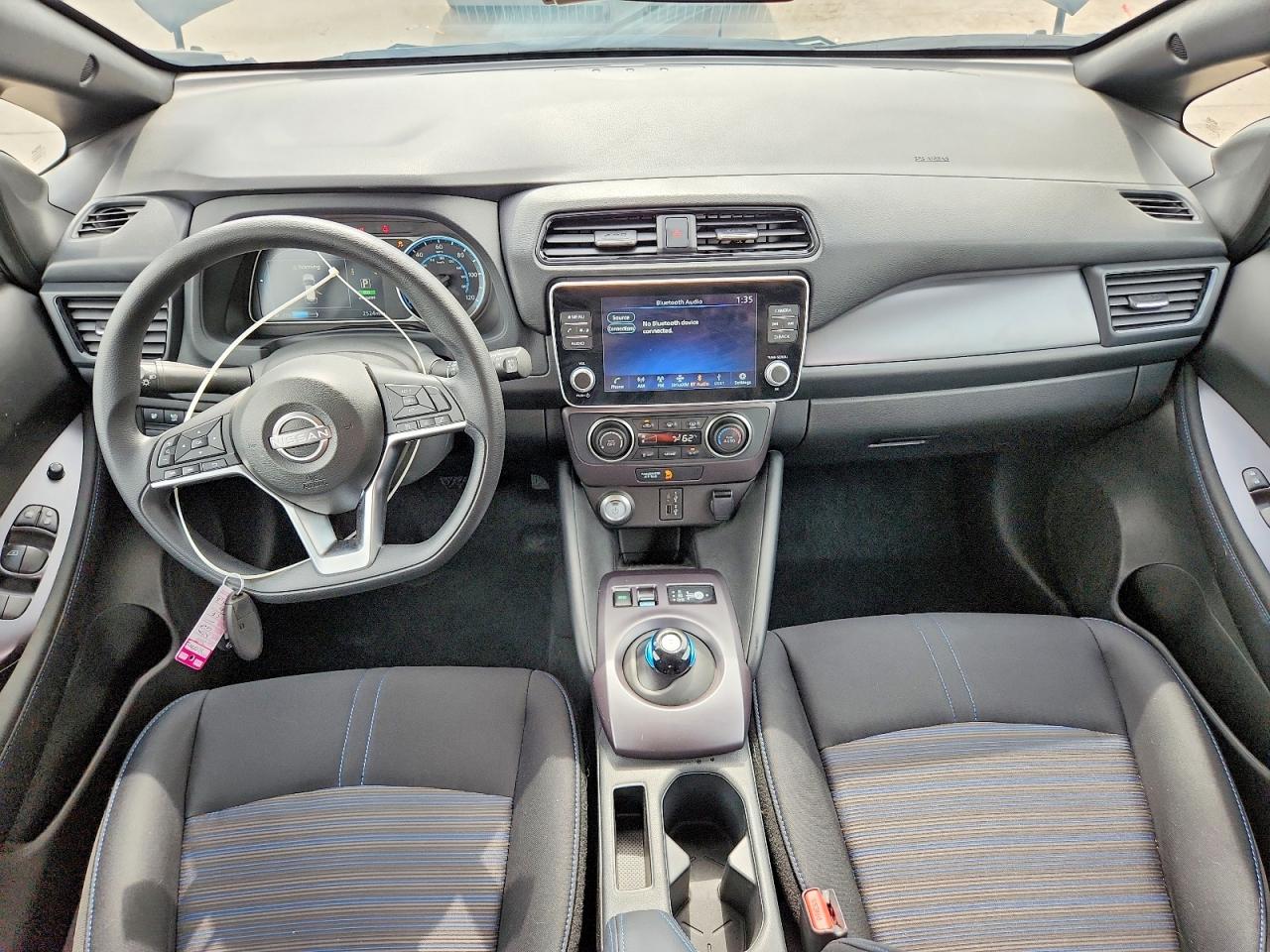 2025 NISSAN LEAF S photo 15