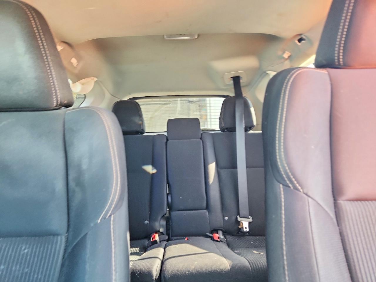 2013 TOYOTA RAV4 XLE photo 19