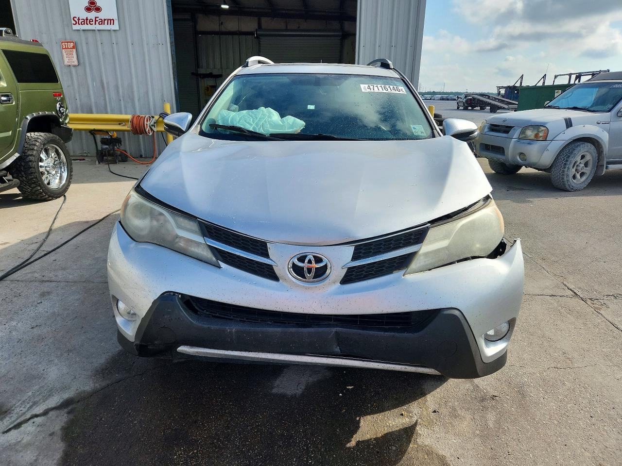 2013 TOYOTA RAV4 XLE photo 9
