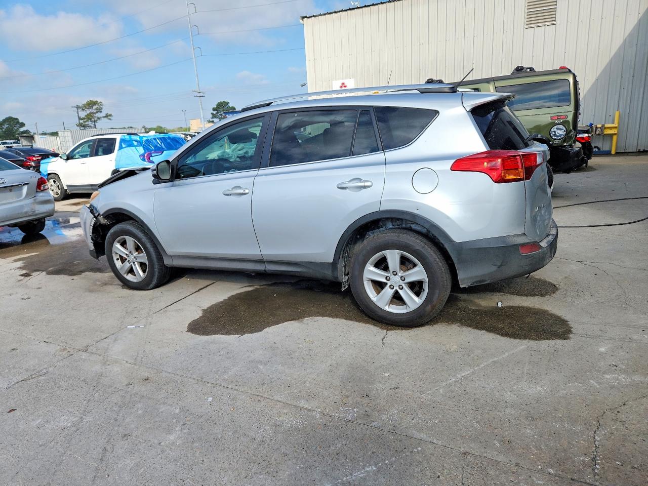 2013 TOYOTA RAV4 XLE photo 3