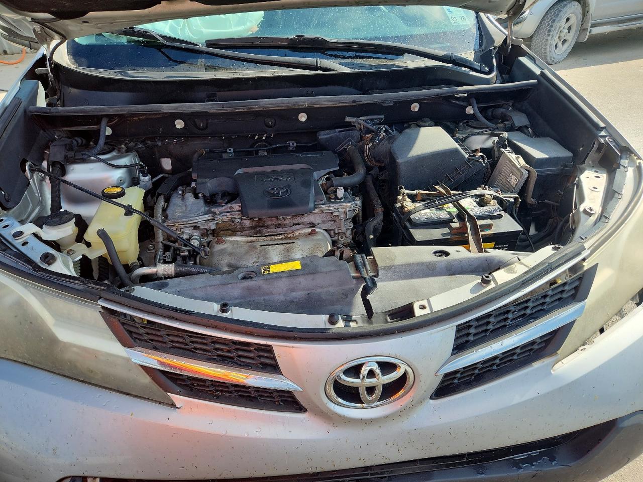 2013 TOYOTA RAV4 XLE photo 23