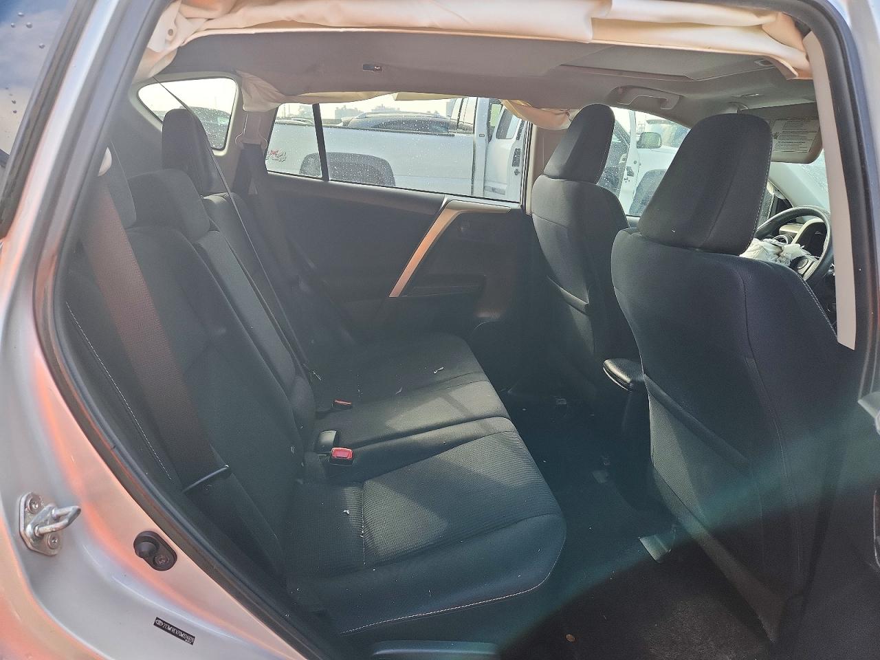 2013 TOYOTA RAV4 XLE photo 21