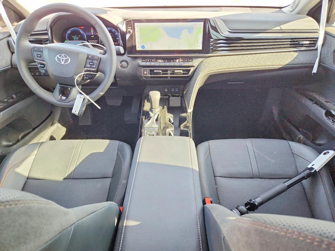 2025 TOYOTA CAMRY XLE photo 15