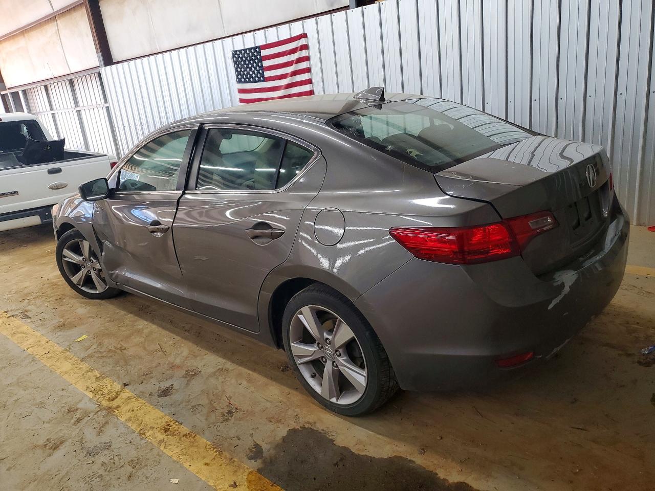 2013 ACURA ILX 20 TECH photo 4