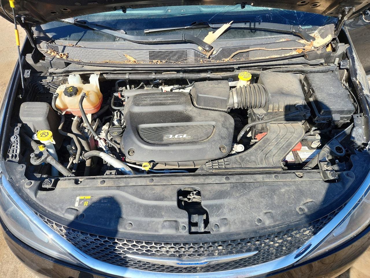 2019 CHRYSLER PACIFICA TOURING L photo 34