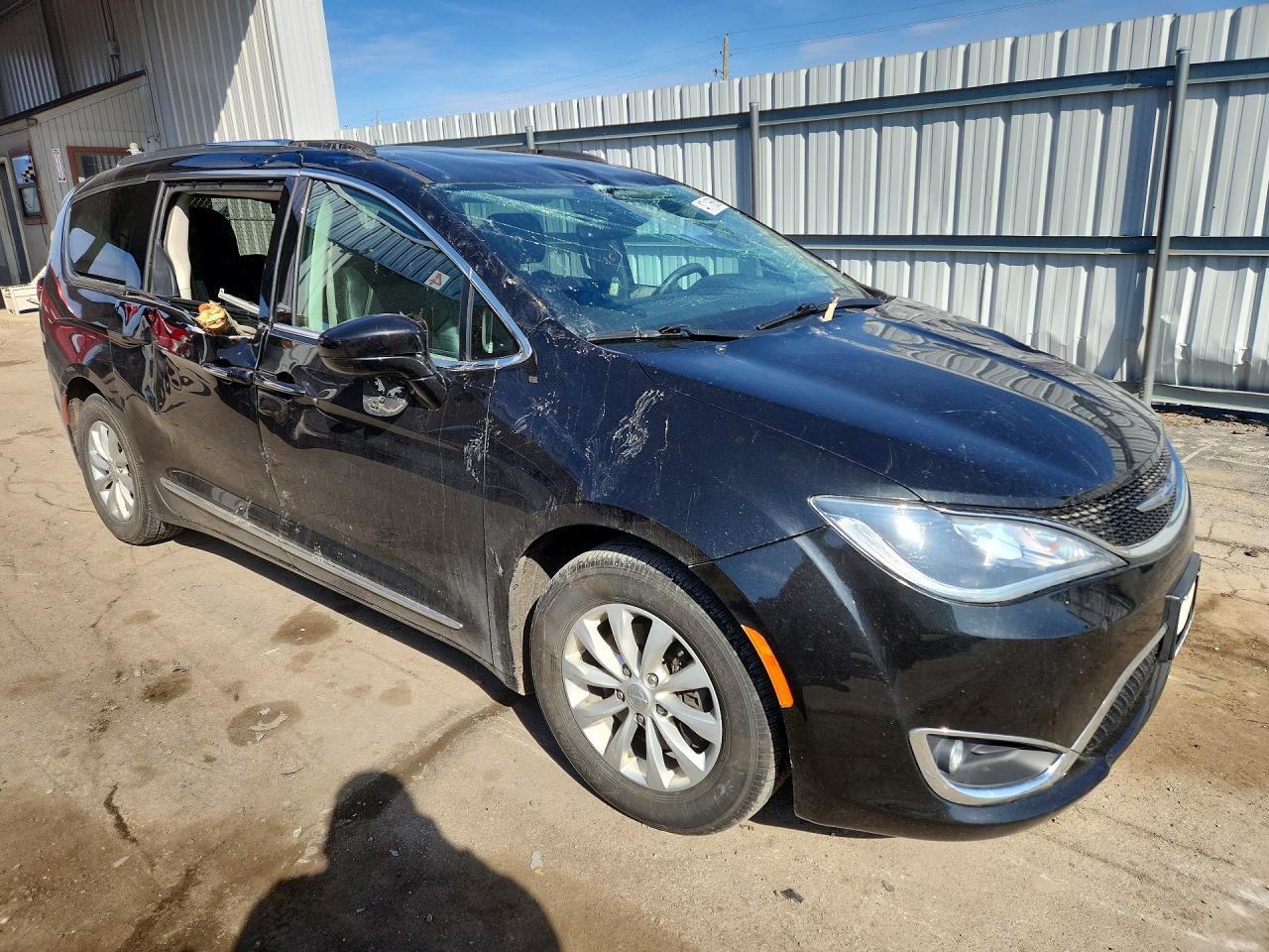 2019 CHRYSLER PACIFICA TOURING L photo 10