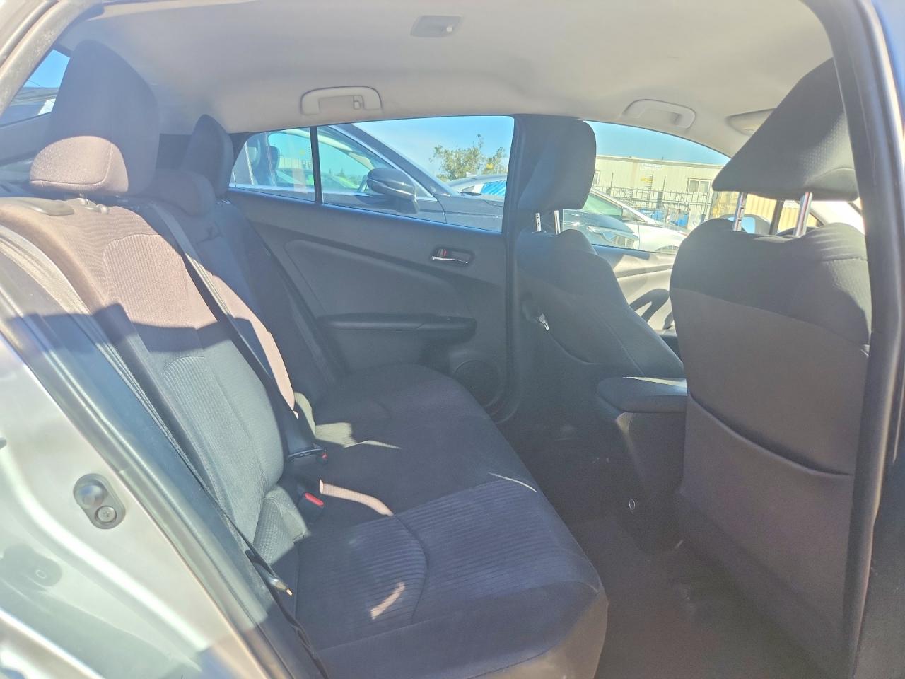 2018 TOYOTA PRIUS TWO photo 19