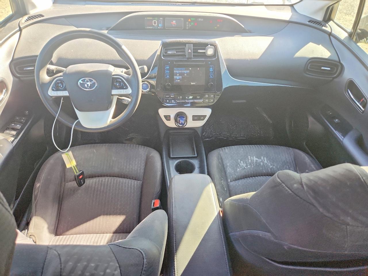 2018 TOYOTA PRIUS TWO photo 15