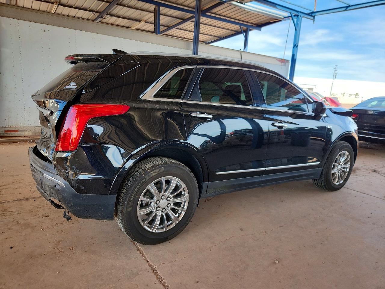 2018 CADILLAC XT5 LUXURY photo 3