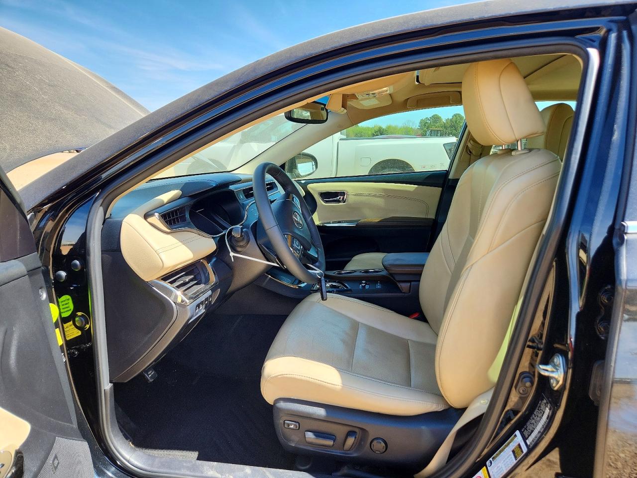2016 TOYOTA AVALON LIMITED photo 19