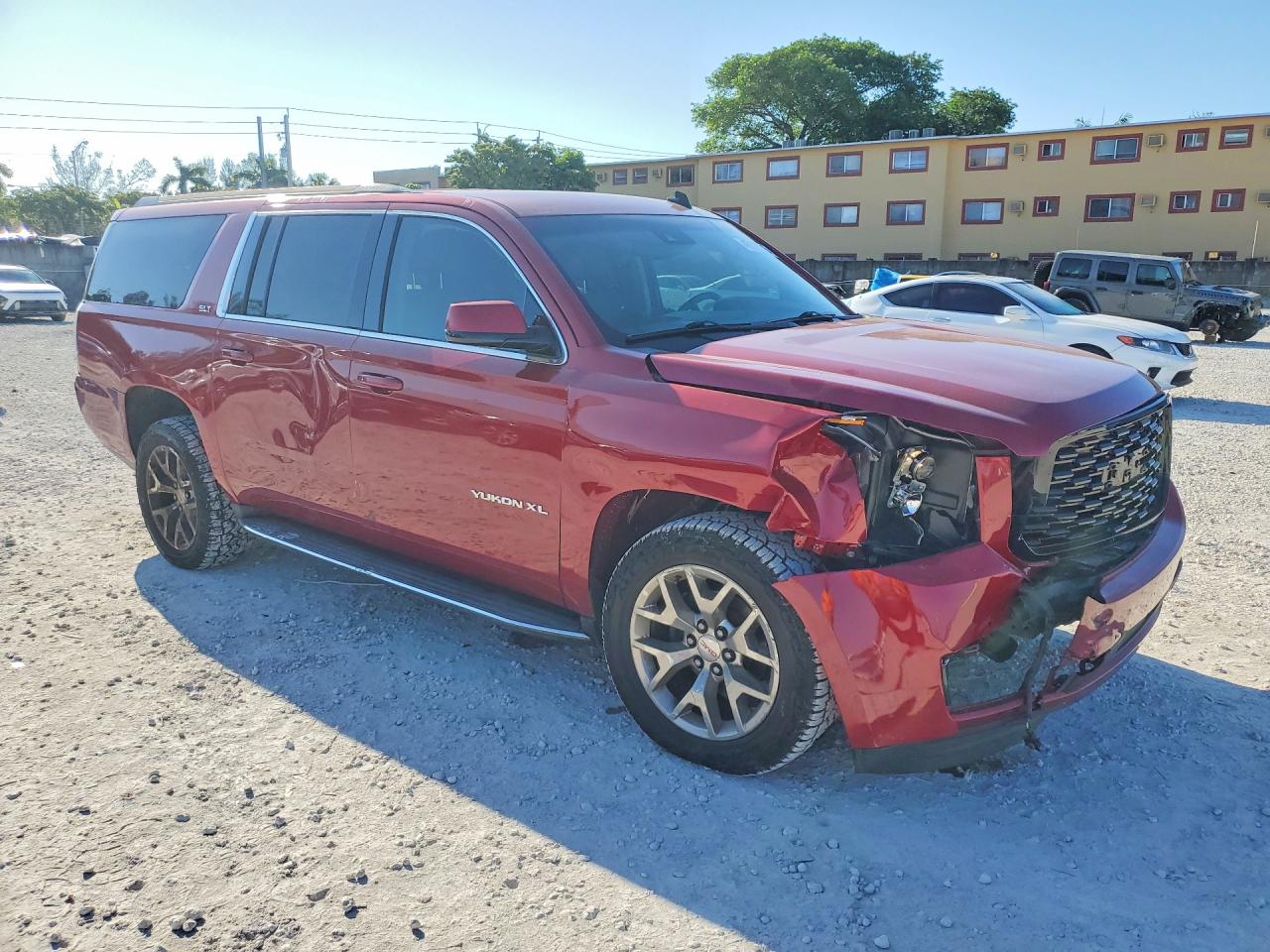 2015 GMC YUKON XL C1500 SLT photo 10