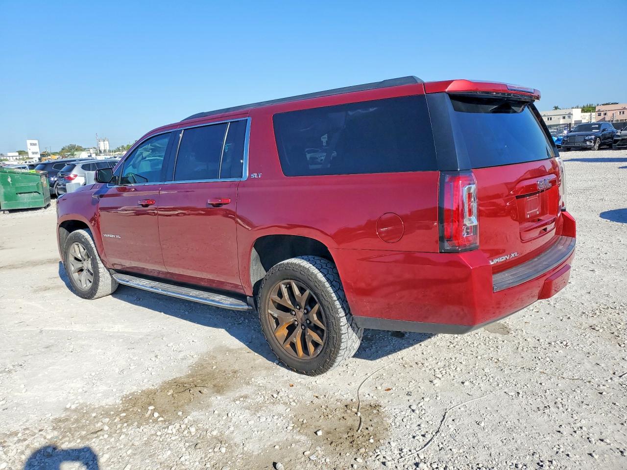 2015 GMC YUKON XL C1500 SLT photo 4