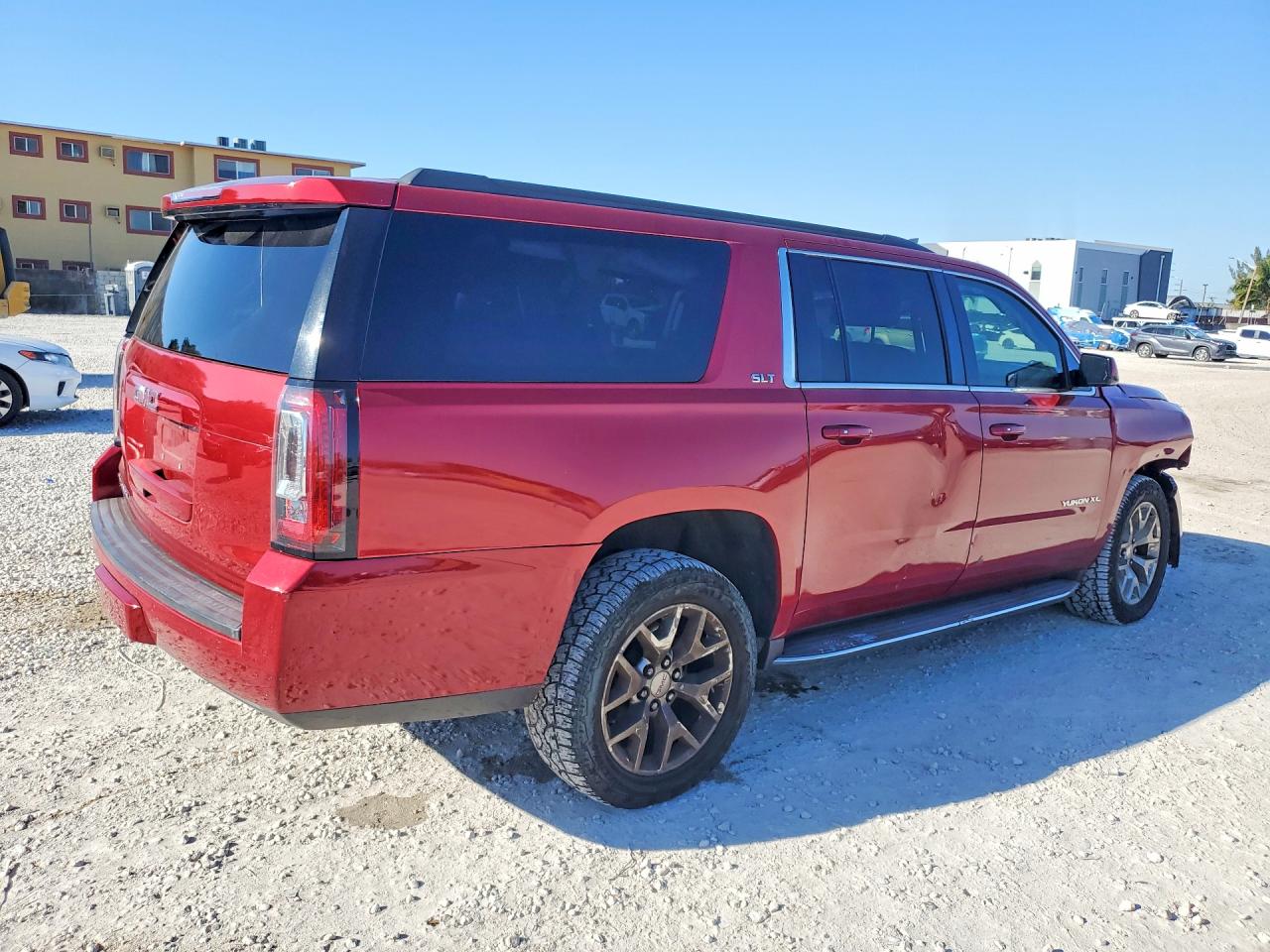 2015 GMC YUKON XL C1500 SLT photo 7