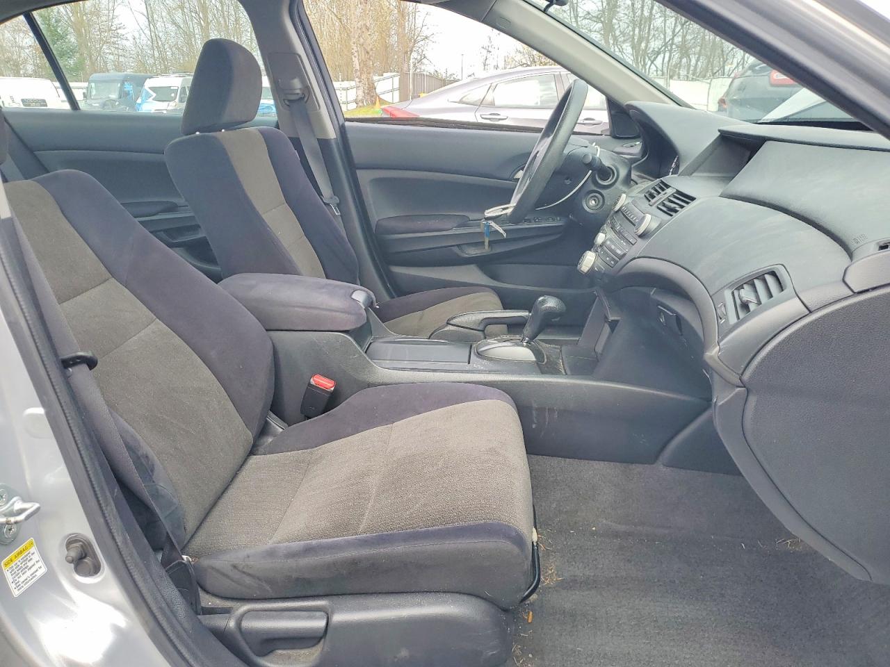 2009 HONDA ACCORD LX photo 7