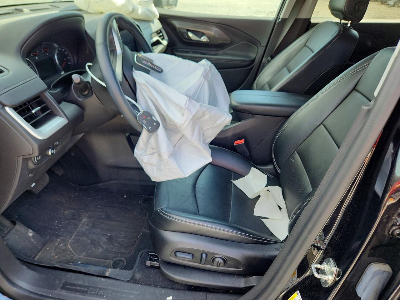 2024 GMC TERRAIN SLT photo 7