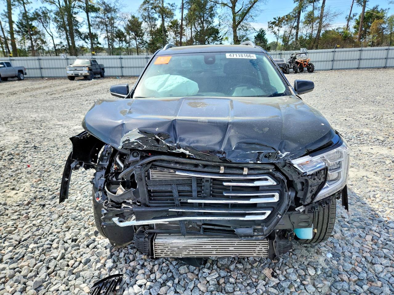 2024 GMC TERRAIN SLT photo 5