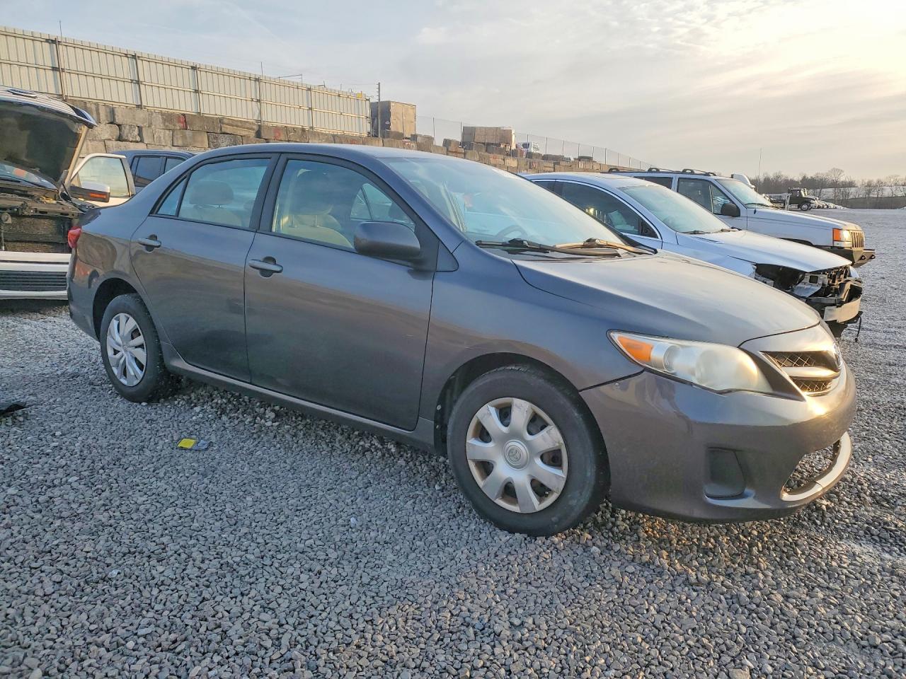 2011 TOYOTA COROLLA LE photo 4