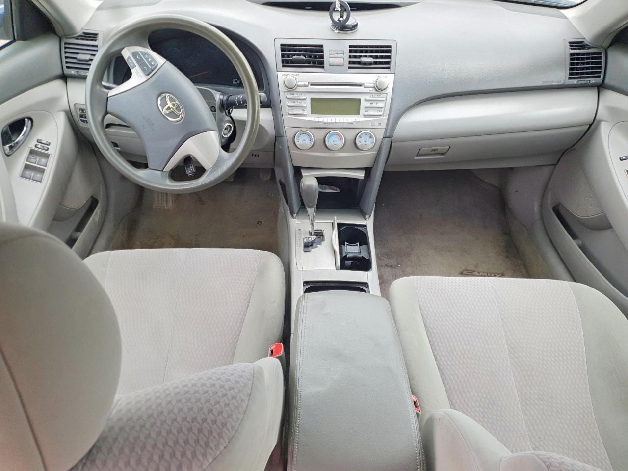 2011 TOYOTA CAMRY LE photo 15