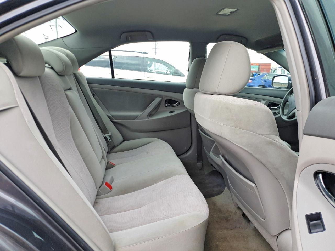 2011 TOYOTA CAMRY LE photo 19