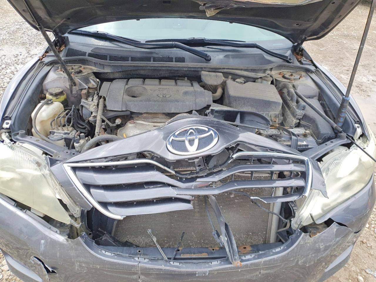 2011 TOYOTA CAMRY LE photo 21