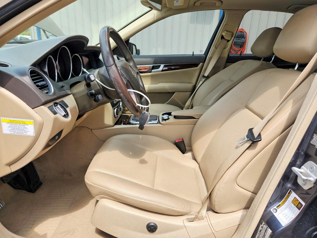 2014 MERCEDES-BENZ C 250 photo 7
