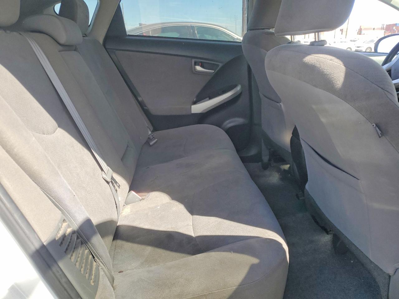 2014 TOYOTA PRIUS THREE photo 10