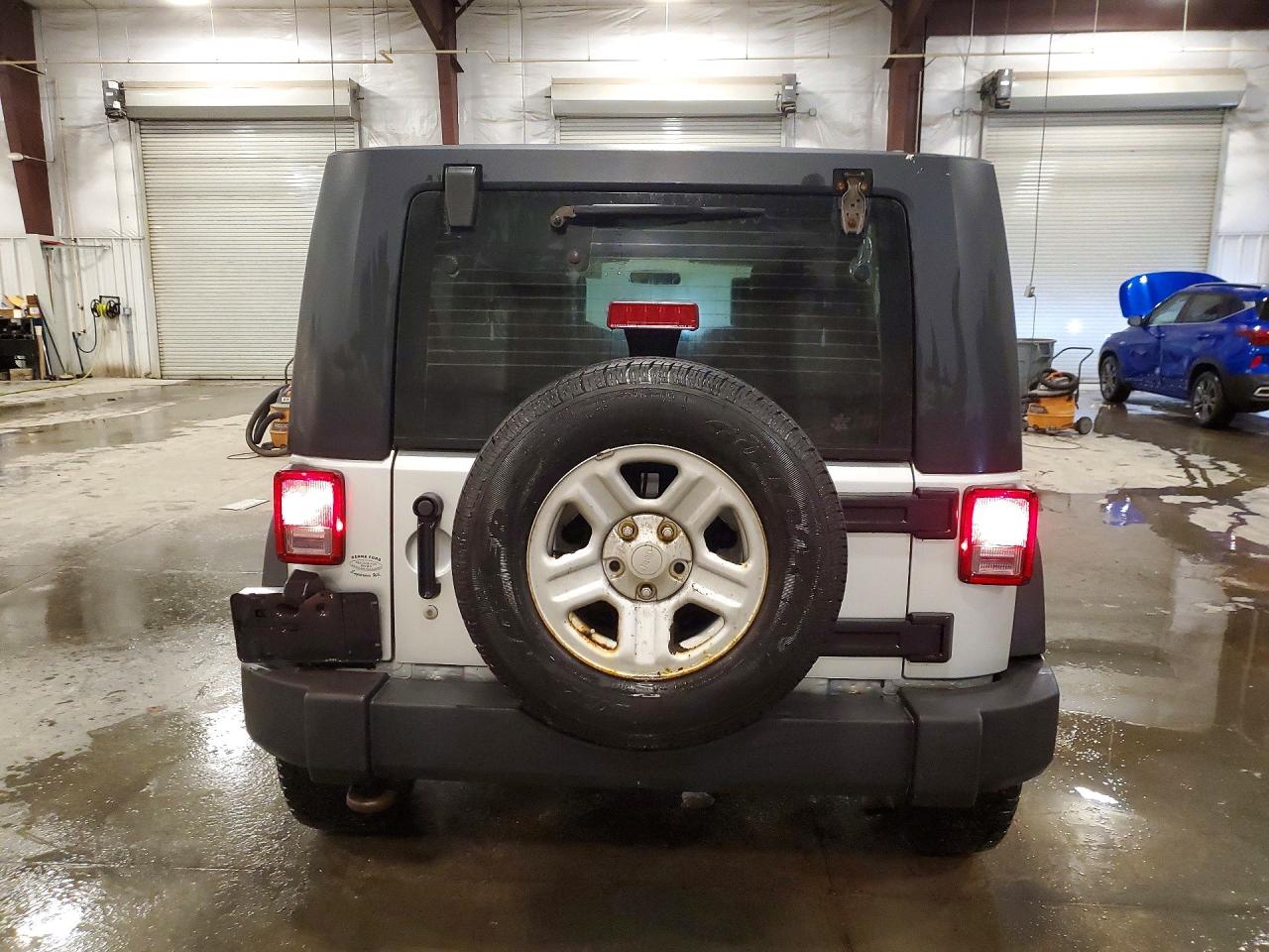 2010 JEEP WRANGLER UNLIMITED SPORT photo 11