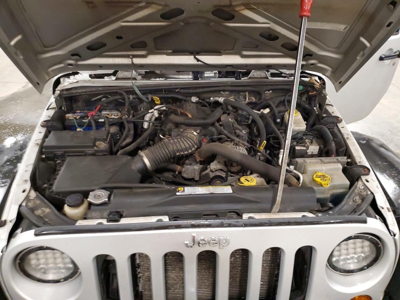 2010 JEEP WRANGLER UNLIMITED SPORT photo 23