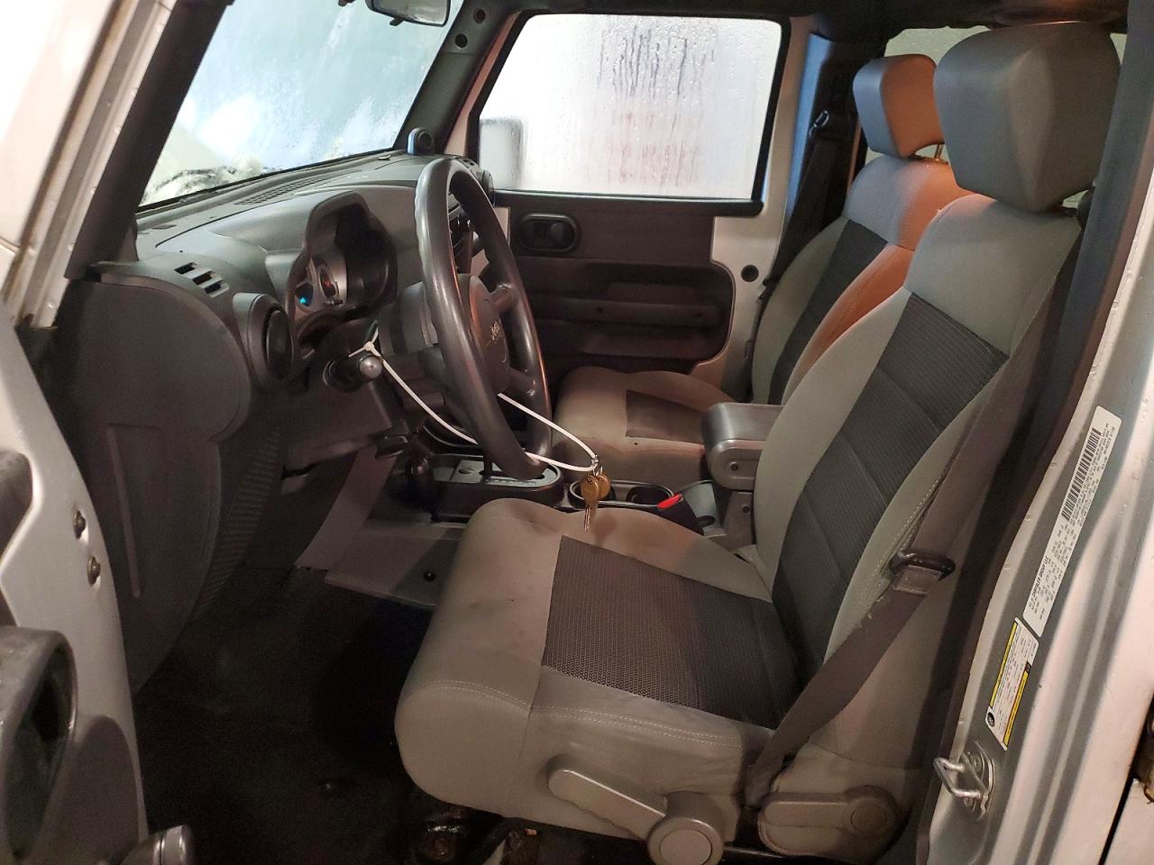2010 JEEP WRANGLER UNLIMITED SPORT photo 13