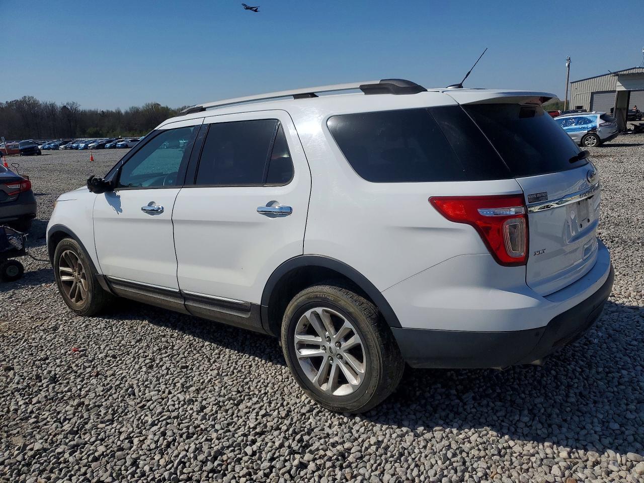 2014 FORD EXPLORER XLT photo 4