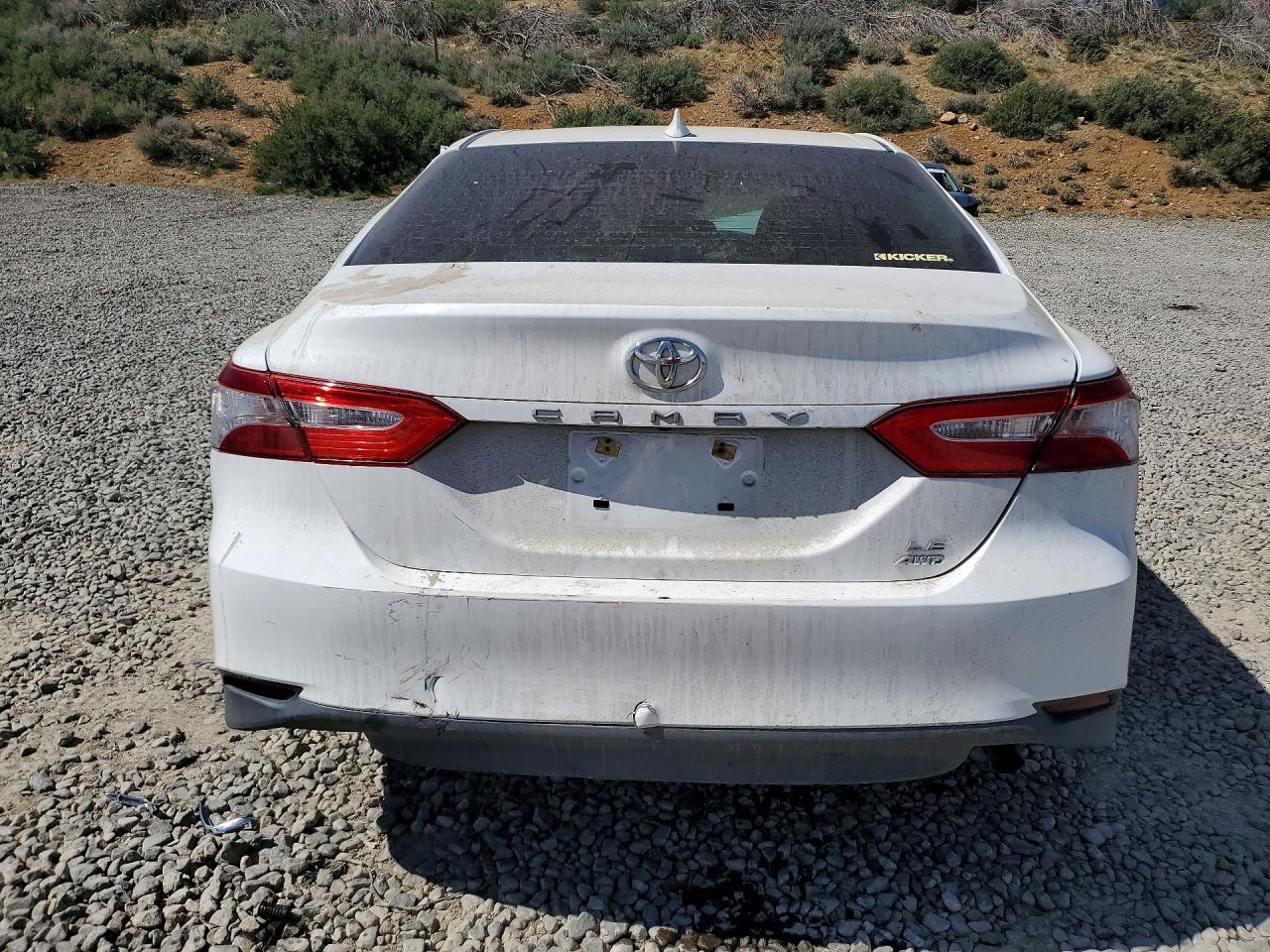 2020 TOYOTA CAMRY LE photo 11