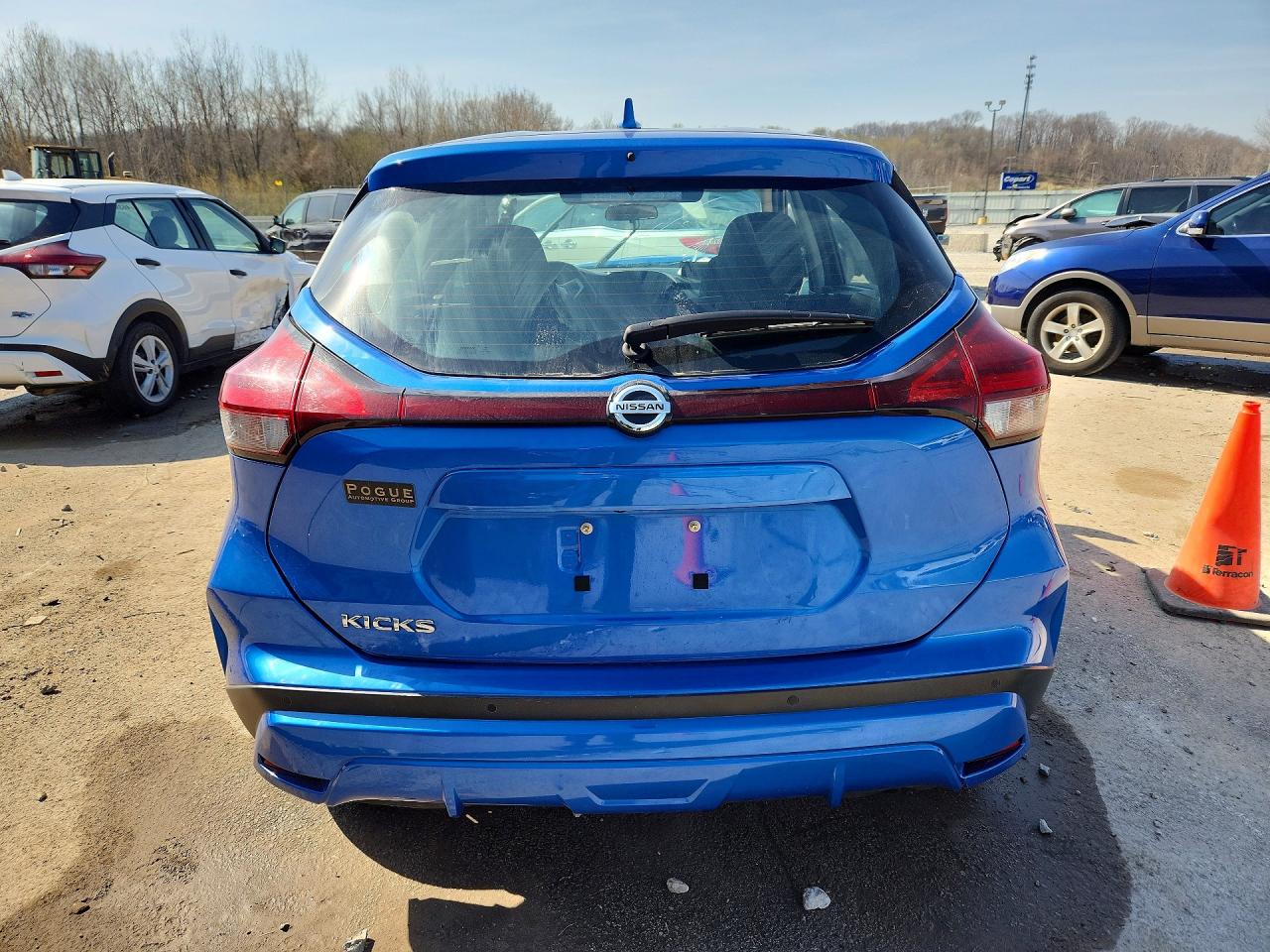 2021 NISSAN KICKS S photo 11