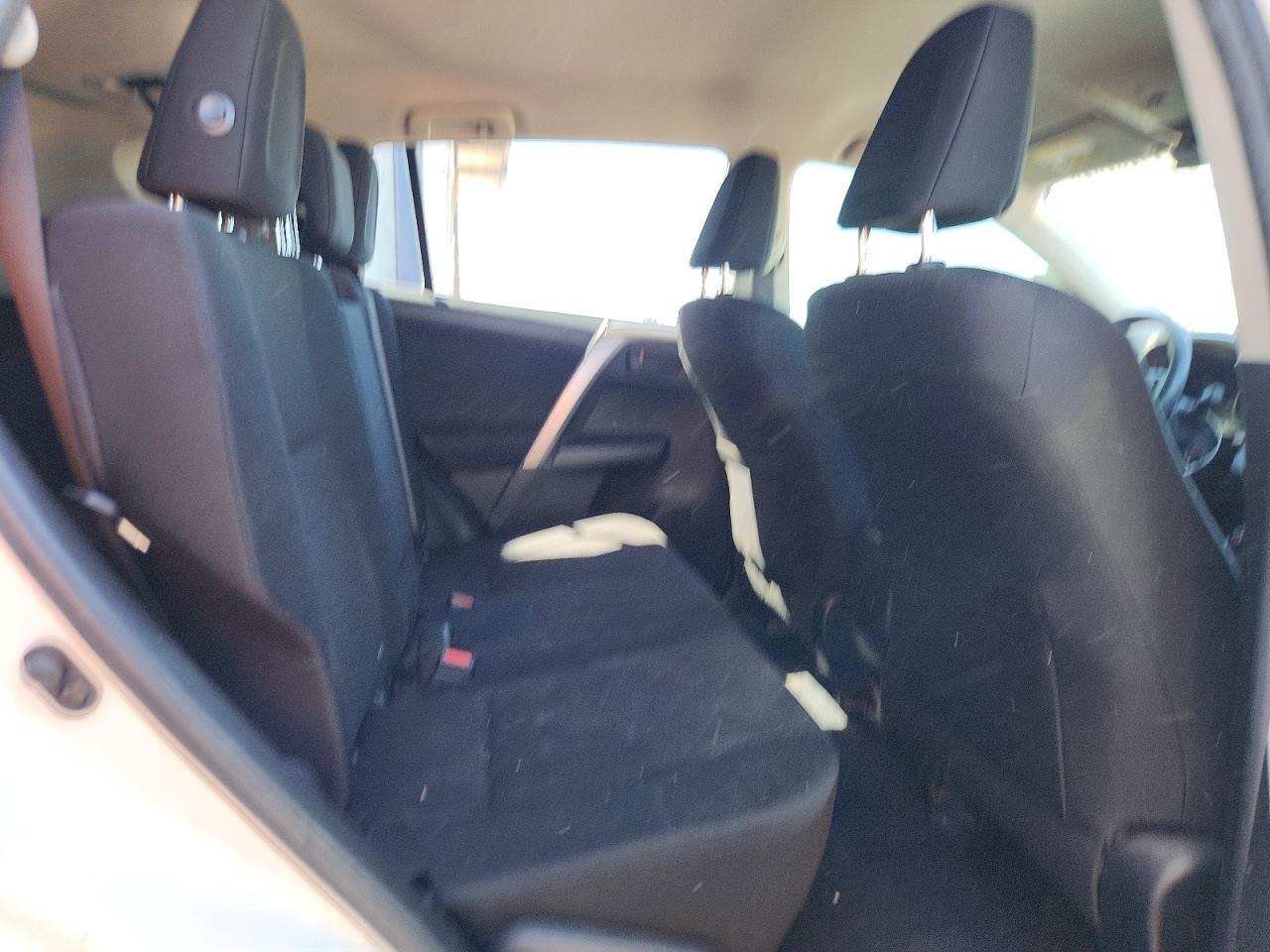 2017 TOYOTA RAV4 LE photo 31