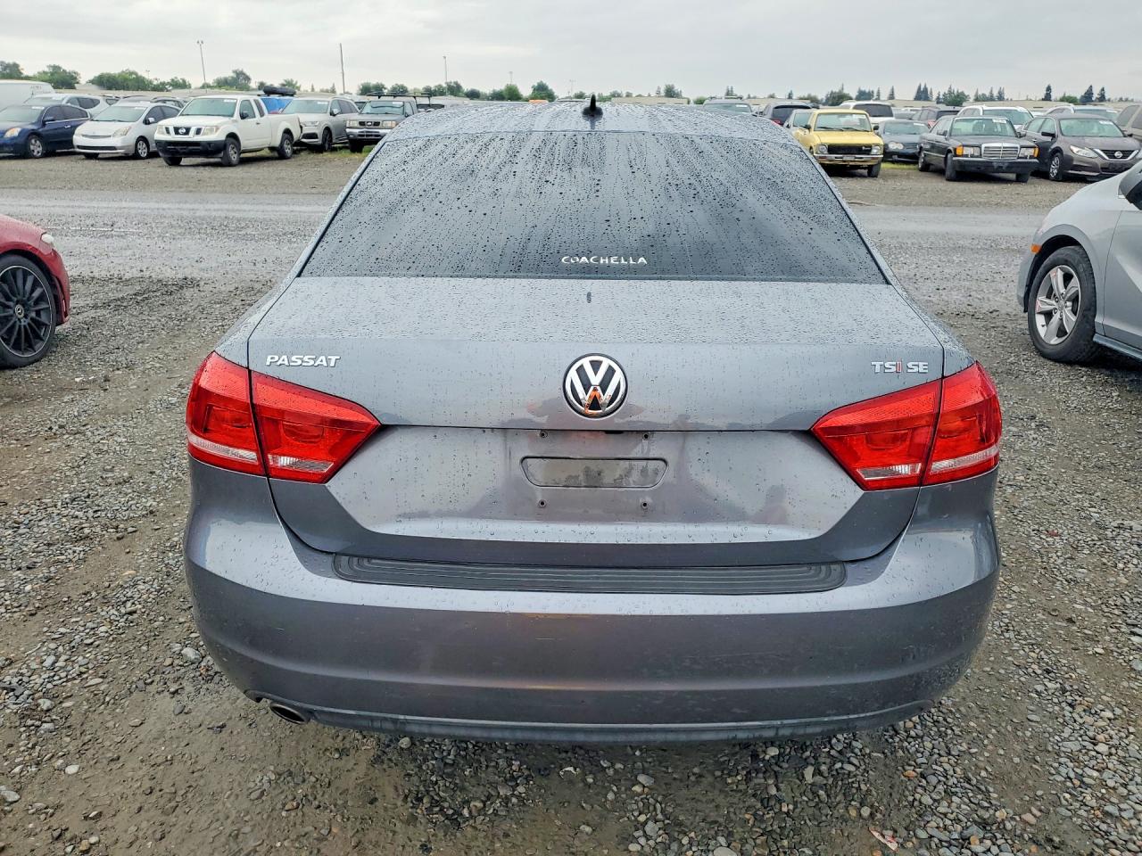 2014 VOLKSWAGEN PASSAT SE photo 11