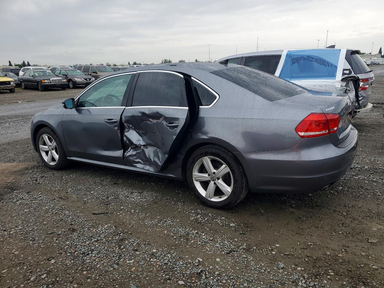 2014 VOLKSWAGEN PASSAT SE photo 3